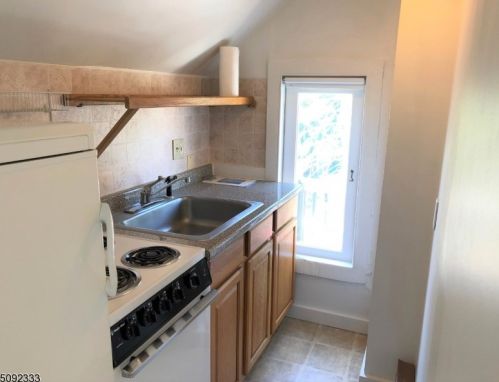 208 Main St, Hackettstown NJ 07840-2039 exterior