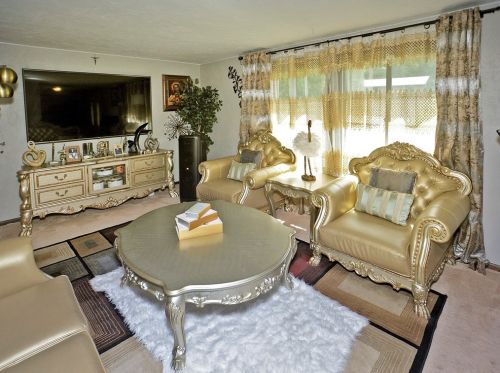 1518 Greendale Dr, Pittsburgh PA 15239-1144 exterior