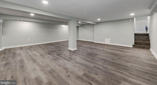 14409 Butternut Ct, Rockville MD 20853-2324 exterior