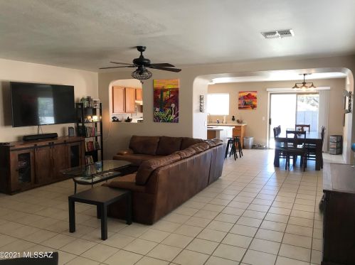 5515 Cortaro Crossing Dr, Tucson, AZ 85742-8111