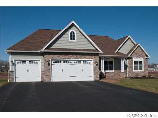 46 Bellaqua Estates Dr, Rochester, NY 14624-5363