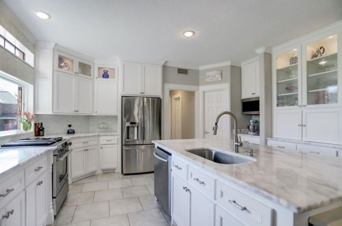 240 Edgewood Dr, Montgomery TX 77356-8408 exterior