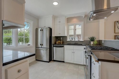 4318 Alpine Ave, Milwaukee WI  53211-1411 exterior