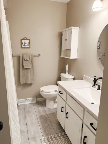 929 Andover Ct, Grand Rapids MI 49508-4768 exterior