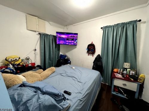 22 Seeley St, Paterson NJ 07501-3112 exterior