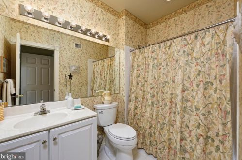 120 Queen St, Alexandria VA 22314-2610 exterior