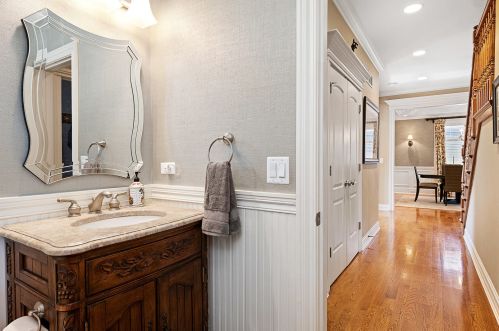 482 Prospect Ave, Elmhurst IL 60126-4325 exterior