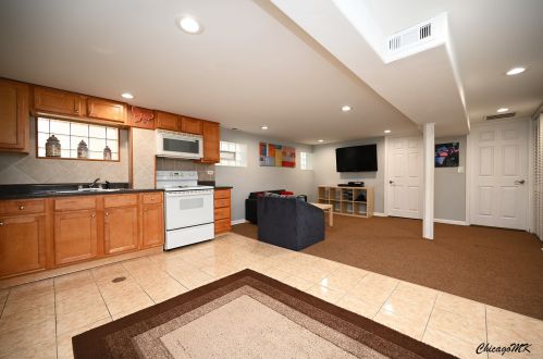 3807 Odell Ave, Chicago IL 60634-3404 exterior