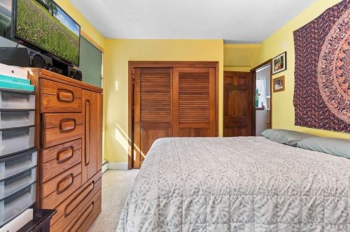 12 Cedarwood Dr, Huntington Station NY 11746-1305 exterior