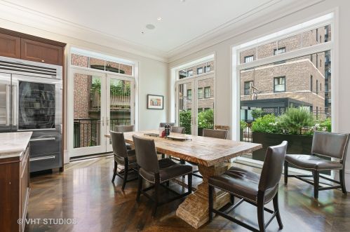 1449 Astor St, Chicago IL 60610-1608 exterior