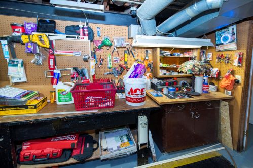 4758 Hollywood Ave, Milwaukee WI 53211-1037 exterior