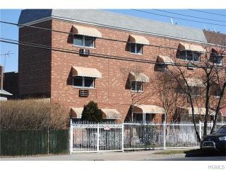 3606 Eastchester Rd, Bronx NY  10469-1607 exterior