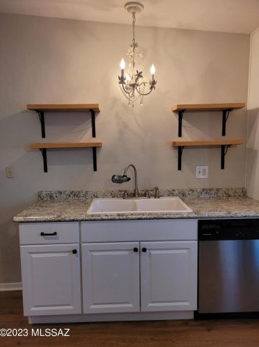 2114 Catalina Ave, Tucson AZ 85712-3225 exterior