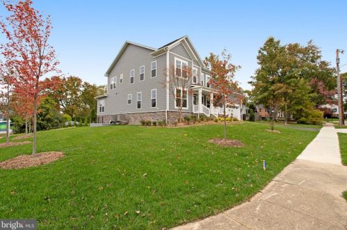 920 Darton Dr, Alexandria VA 22308-2021 exterior