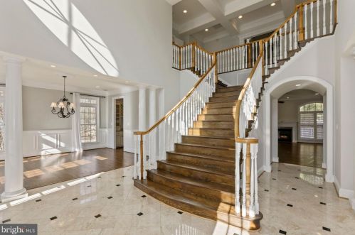 5802 Bent Twig Rd, Mc Lean VA 22101-1806 exterior