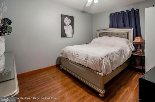 4 Vine St, Berkeley Township NJ 08721-2420 exterior