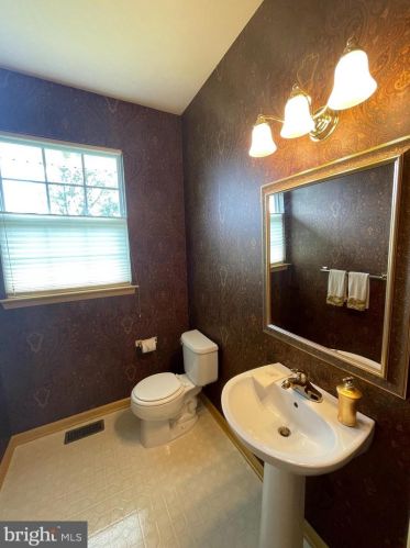 1706 Lafayette Dr, Jamison PA 18929-1643 exterior