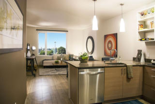 801 Dexter Ave, Seattle WA  98109-4377 exterior