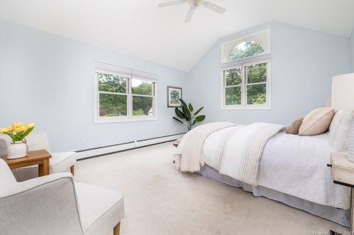 15 Indian Hl Rd, Farmington CT 06032-2816 exterior