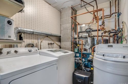 102 Meadow Ln, Poughkeepsie NY 12603-3278 exterior