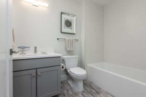 383 Commercial St, Portland ME 04102-3906 exterior