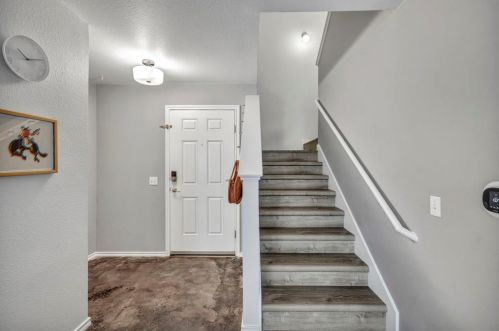 8707 Dittmar Oaks Dr, Austin, TX 78748-6586