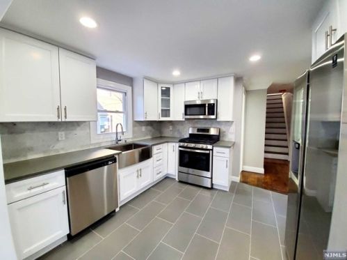 288 Larch Ave, Dumont NJ 07628-1300 exterior