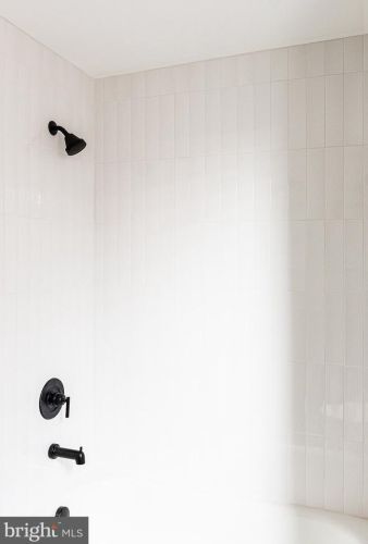 214 James St, Lancaster PA 17603-2839 exterior