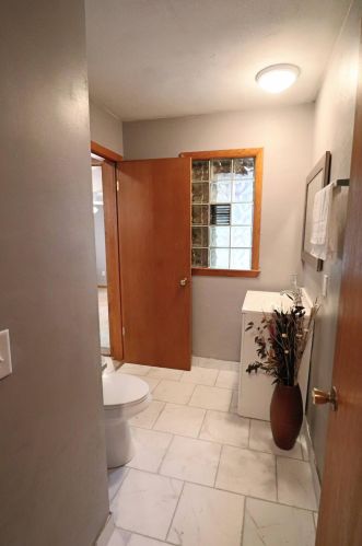 1008 105th St, Milwaukee WI 53227-1210 exterior