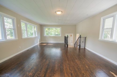 451 River Rd, Rahway NJ  07065-4203 exterior