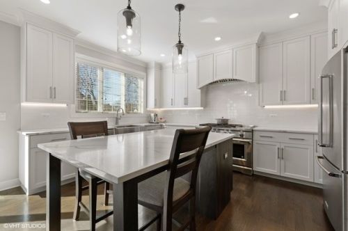 662 Parkside Ave, Elmhurst IL 60126-5029 exterior