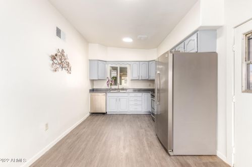 7002 10 St, Phoenix AZ 85086-0929 exterior