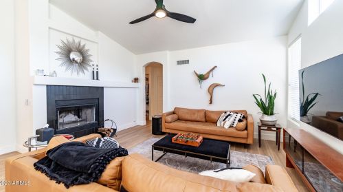 14015 33rd St, Phoenix AZ  85044-8715 exterior