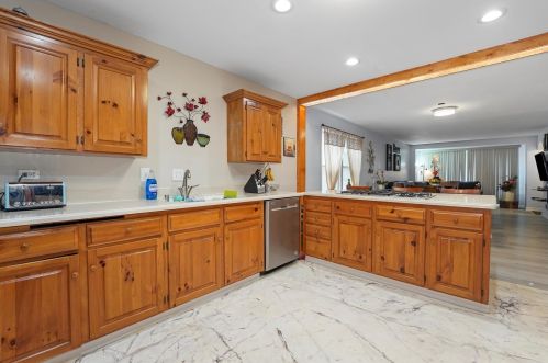 5616 Kolin Ave, Chicago IL 60629-4838 exterior