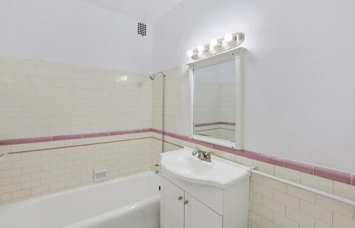 4940 East End Ave, Chicago IL  60615-3159 exterior