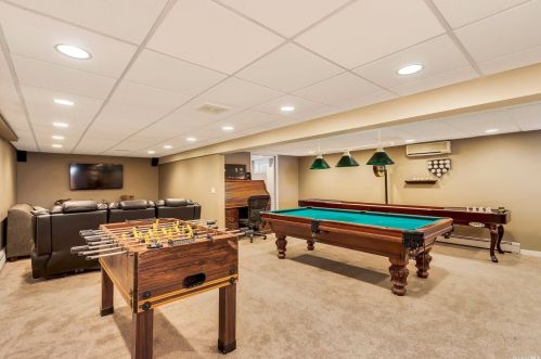 1524 Louis Kossuth Ave, Bohemia NY 11716-1510 exterior