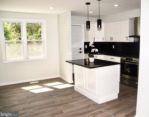 1164 Collings Rd, Camden NJ  08104-3006 exterior