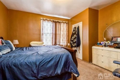 1696 Winfield St, Rahway NJ 07065-3539 exterior