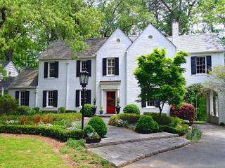 2677 Arden Rd, Atlanta, GA 30327-1258