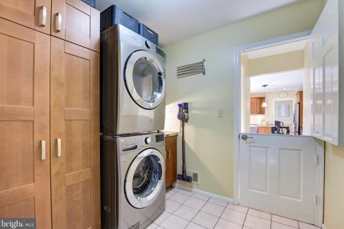 16616 Cutlass Dr, Rockville MD 20853-1332 exterior