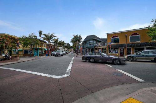 307 Capitola Ave, Capitola CA 95010-2845 exterior