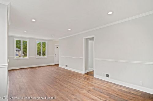 170 Memorial Pkwy, Atlantic Highlands NJ  07716-1655 exterior