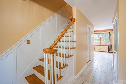 35 Sandalwood Dr, Edison NJ 08820-1249 exterior