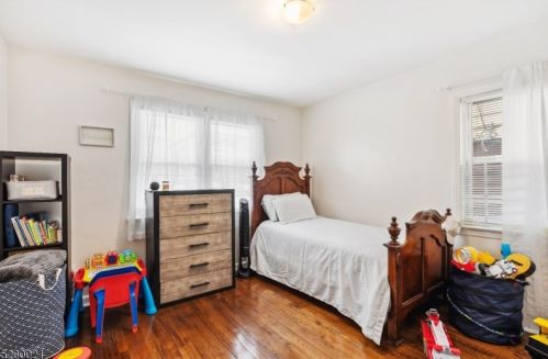 70 Lindsley Ave, Irvington NJ 07111-1749 exterior