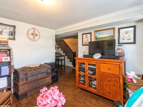 5713 Giddings St, Chicago IL 60630-3106 exterior