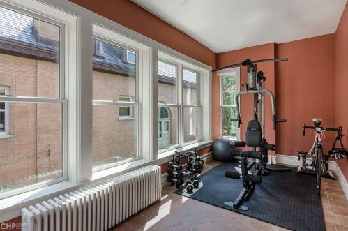 4845 Ellis Ave, Chicago IL 60615-5008 exterior