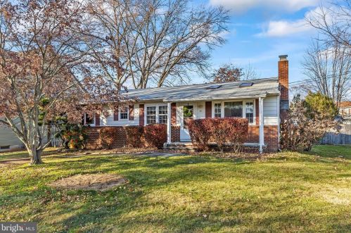 30 Greenfield Ave, Trenton, NJ 08648-3828