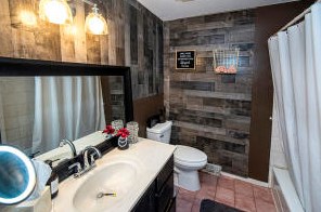 3934 Clinton Ave, Milwaukee WI 53223-4718 exterior