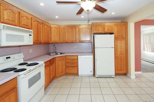 314 Everard St, Huntington Station NY 11746-7008 exterior