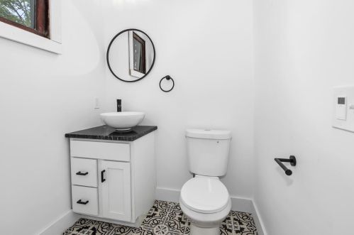 1207 Cass Ave, Grand Rapids MI 49507-1726 exterior